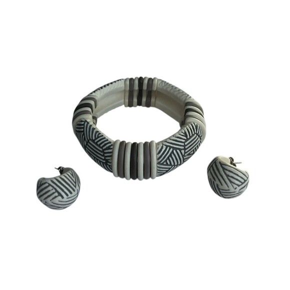 Vintage Avon Sirocco Resin Elastic Bracelet Matching Earrings 1988 - Picture 1 of 1
